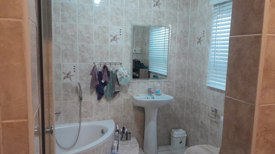 3 Bedroom Property for Sale in Croydon Western Cape